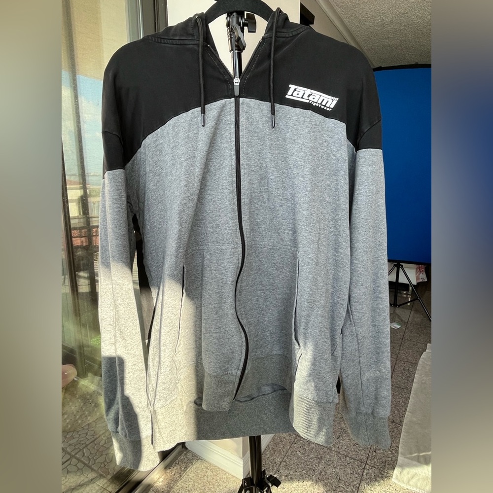 Tatami Fightwear full zip hoodie Men’s 2XL gray and black